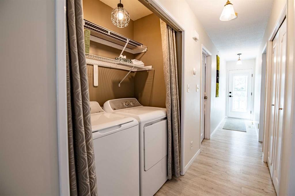 9 Rutherford Place, Red Deer, AB - Indoor Photo Showing Laundry Room