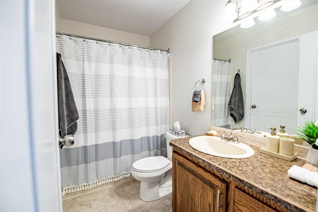 9 Rutherford Place, Red Deer, AB - Indoor Photo Showing Bathroom