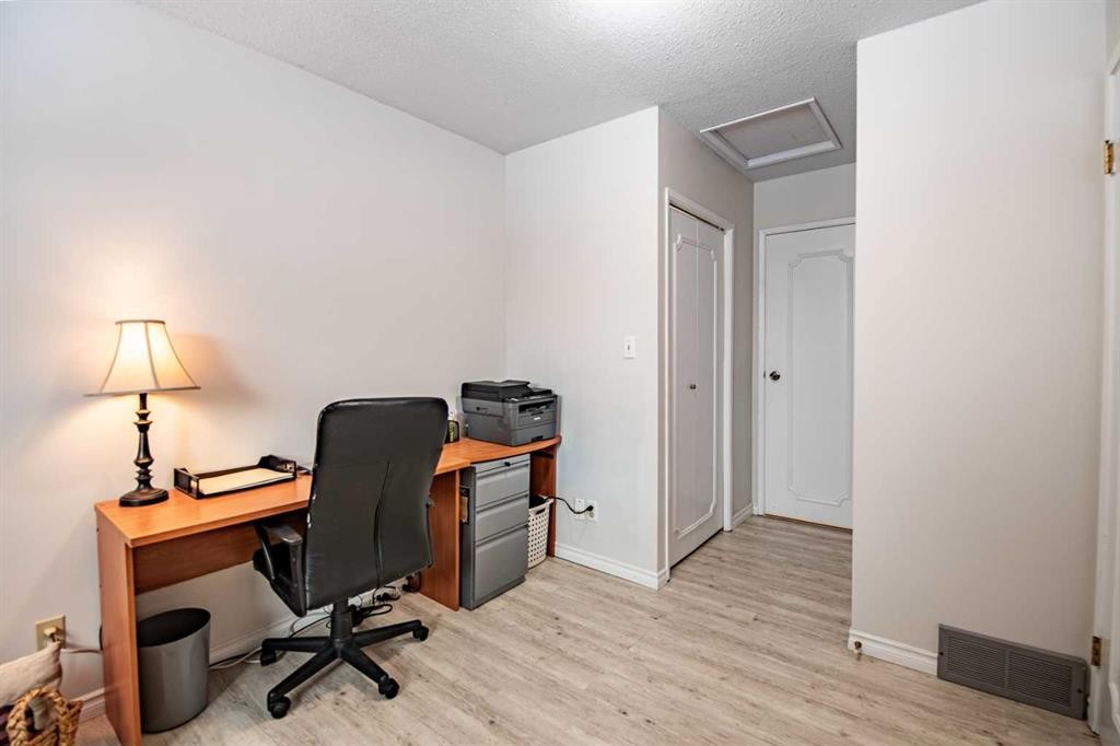 9 Rutherford Place, Red Deer, AB - Indoor Photo Showing Office