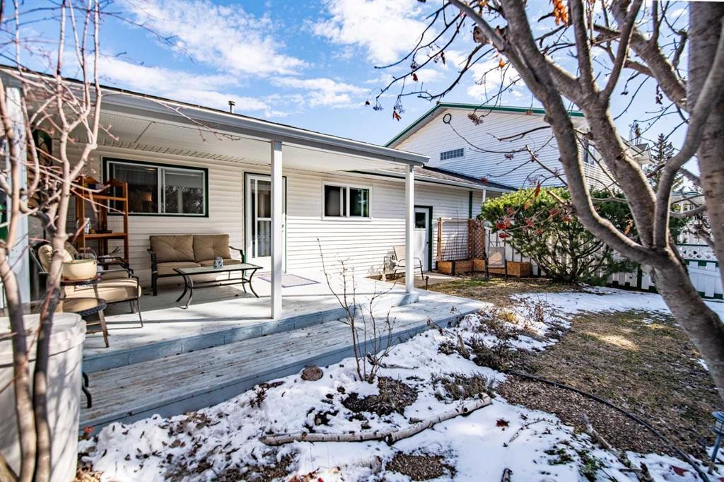 9 Rutherford Place, Red Deer, AB - Outdoor With Deck Patio Veranda