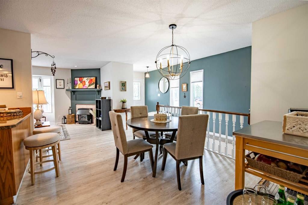 9 Rutherford Place, Red Deer, AB - Indoor Photo Showing Dining Room