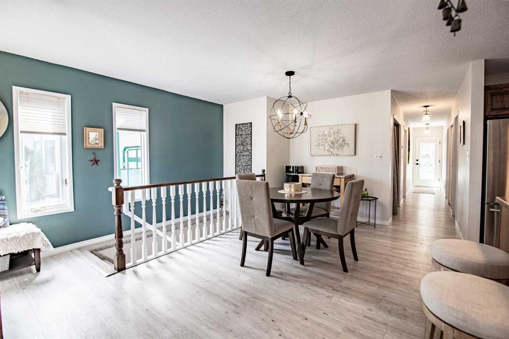 9 Rutherford Place, Red Deer, AB - Indoor Photo Showing Dining Room