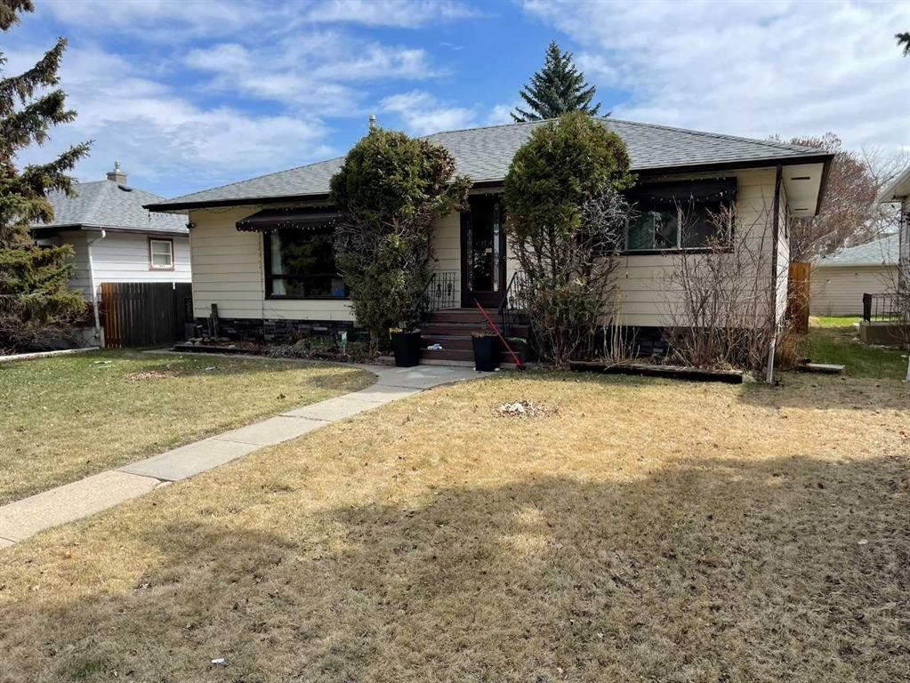3405 52 Avenue, Red Deer, AB - Outdoor