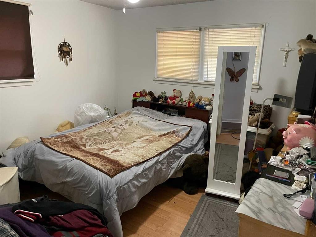 3409 52 Avenue, Red Deer, AB - Indoor Photo Showing Bedroom
