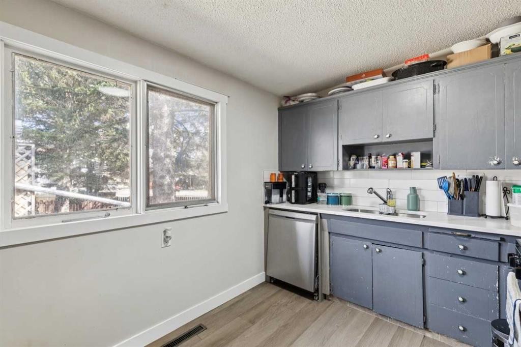 4210 Richmond Road Sw, Calgary, AB - Indoor Photo Showing Kitchen