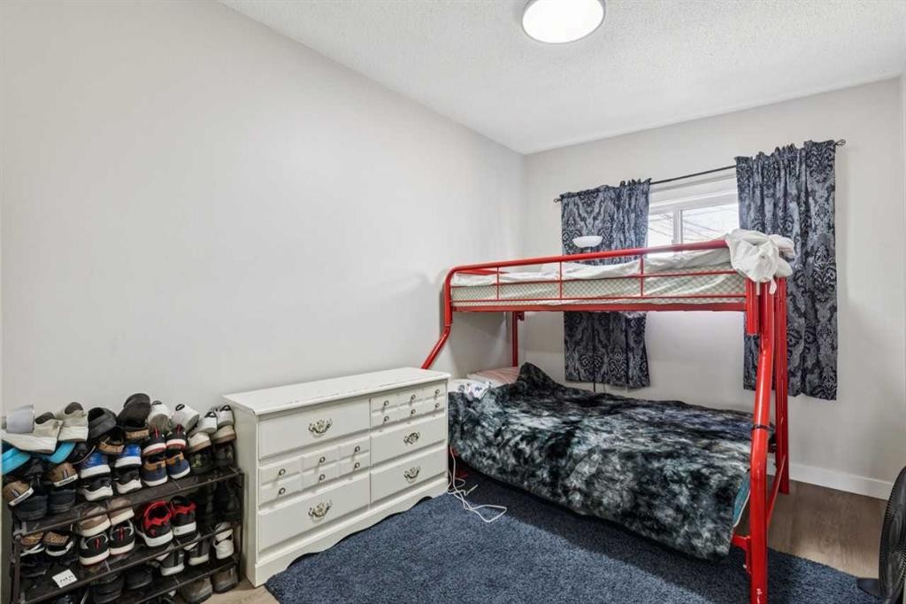 4210 Richmond Road Sw, Calgary, AB - Indoor Photo Showing Bedroom