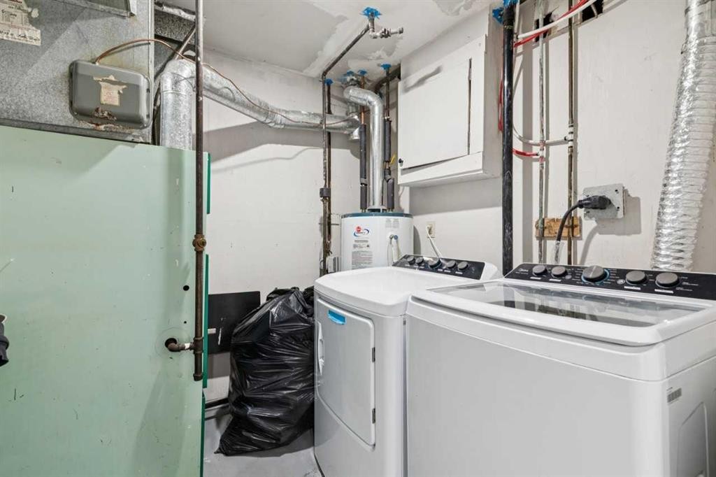 4210 Richmond Road Sw, Calgary, AB - Indoor Photo Showing Laundry Room