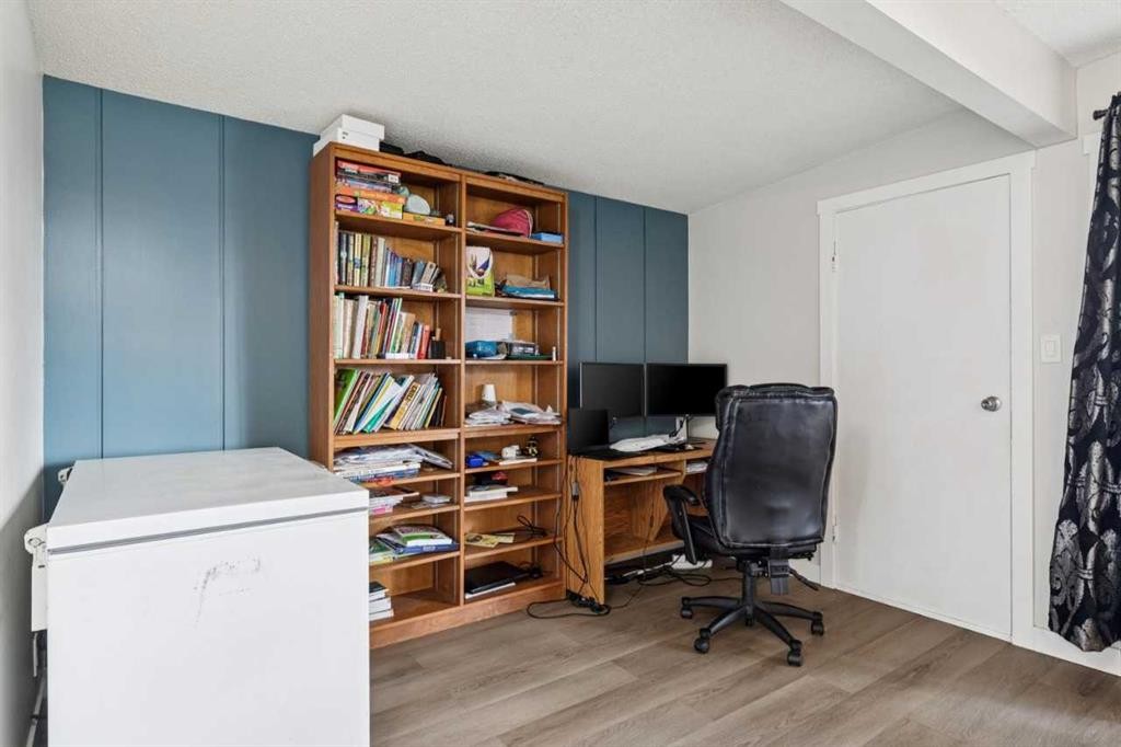 4210 Richmond Road Sw, Calgary, AB - Indoor Photo Showing Office