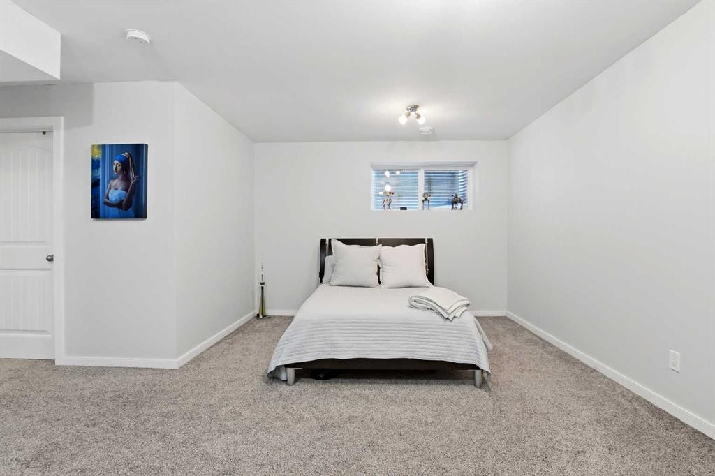14 Van Slyke Way, Red Deer, AB - Indoor Photo Showing Bedroom