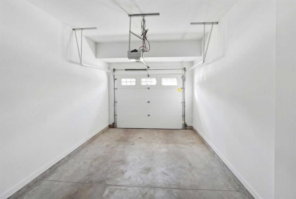 14 Van Slyke Way, Red Deer, AB - Indoor Photo Showing Garage