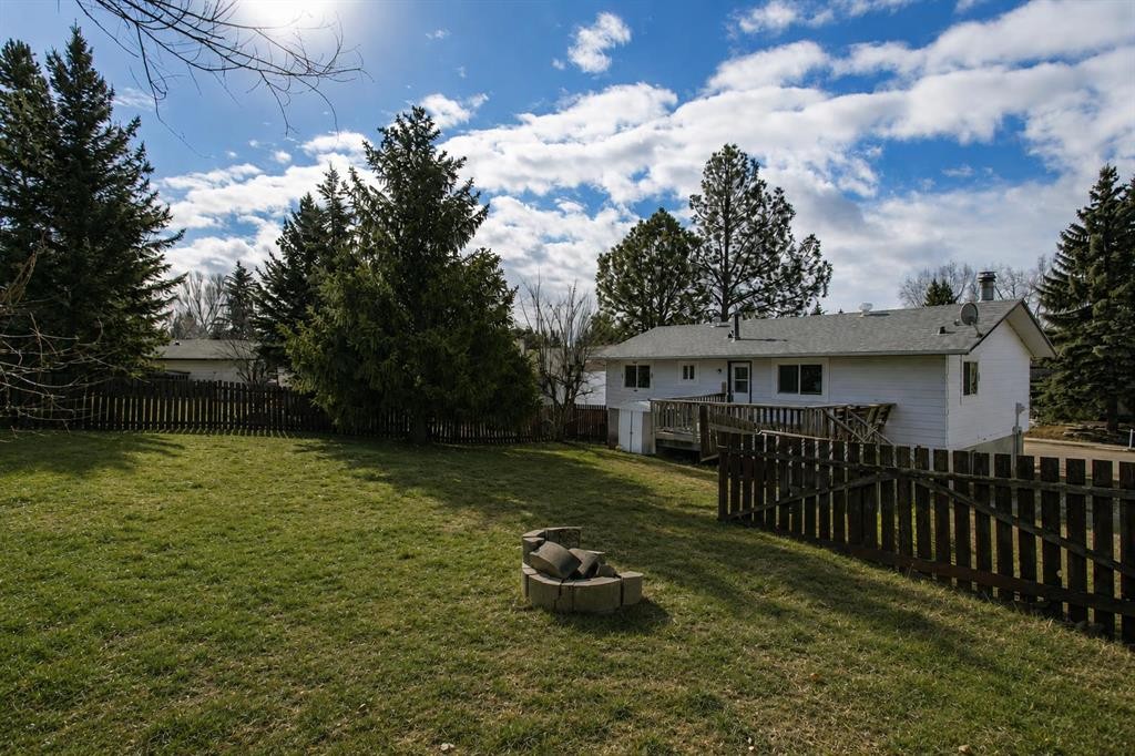103 Westview Drive, Sylvan Lake, AB - Outdoor