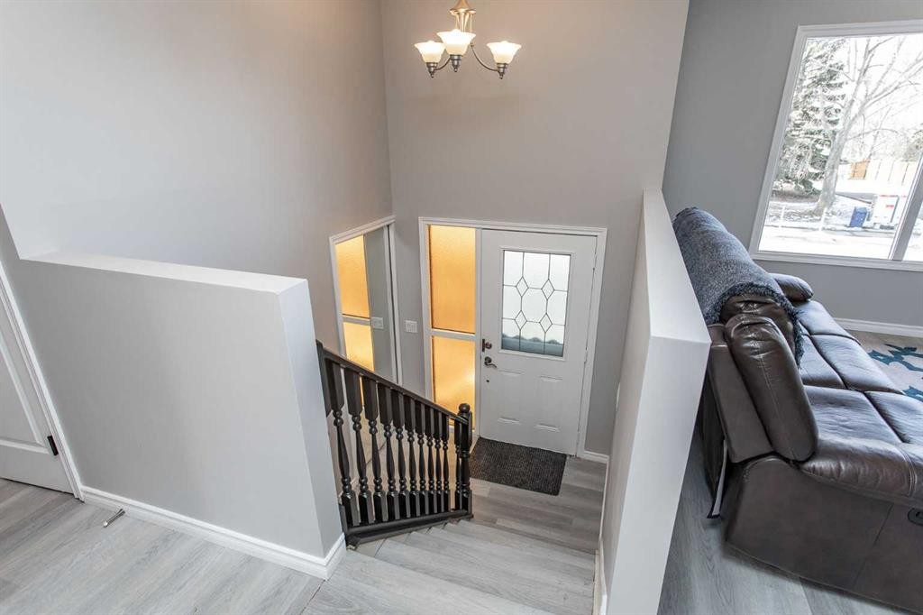 103 Westview Drive, Sylvan Lake, AB - Indoor Photo Showing Other Room