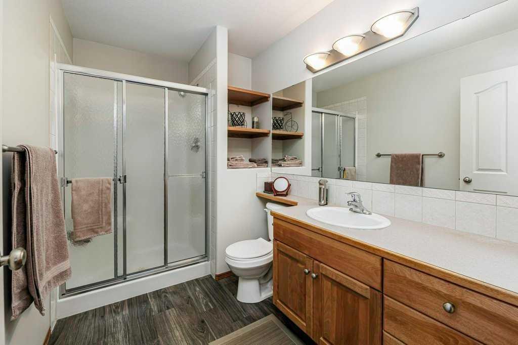 75 Langford Crescent, Red Deer, AB - Indoor Photo Showing Bathroom