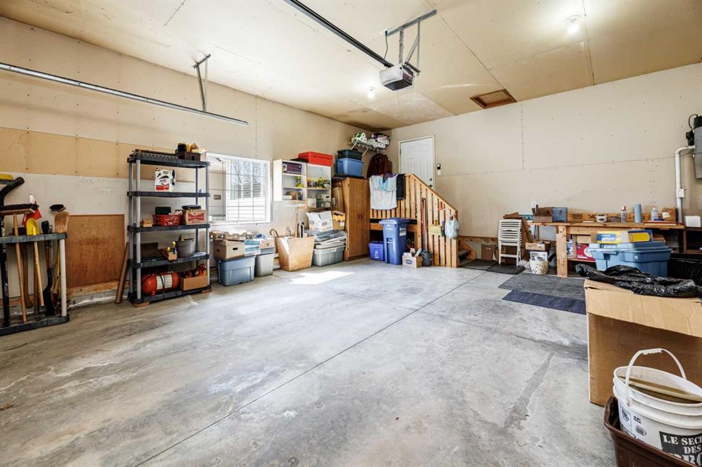 75 Langford Crescent, Red Deer, AB - Indoor Photo Showing Garage
