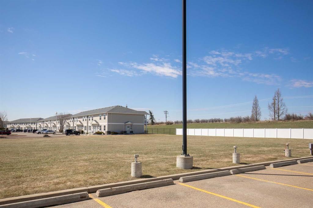101-60 Jacobs Close, Red Deer, AB - Outdoor