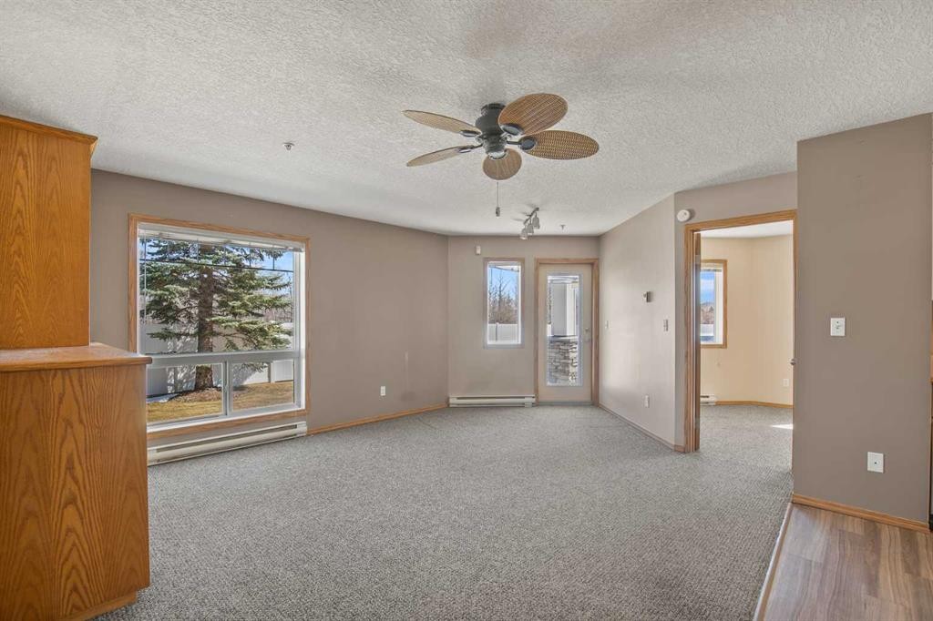101-60 Jacobs Close, Red Deer, AB - Indoor Photo Showing Other Room