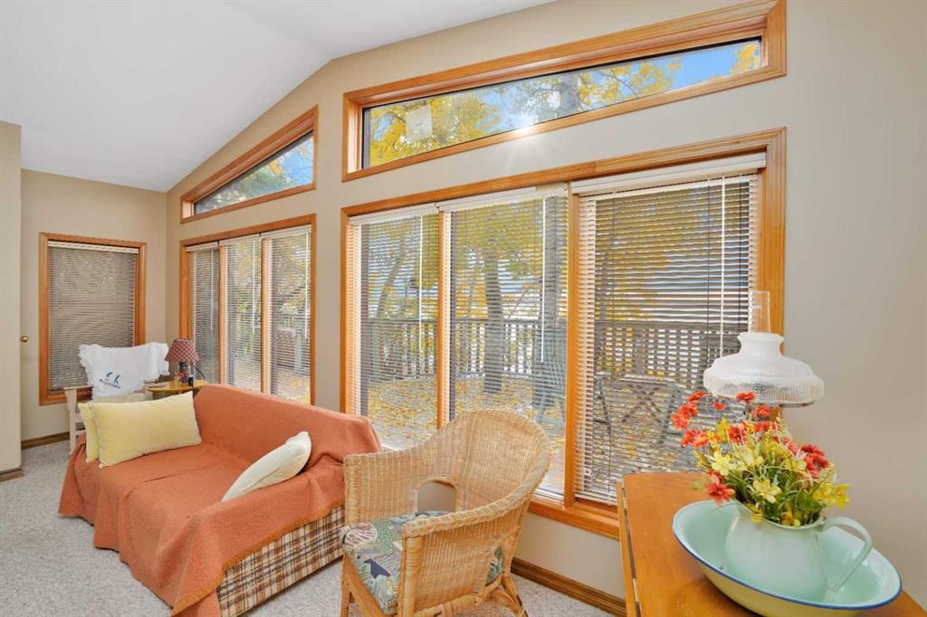 133 Birchcliff Road, Birchcliff, AB - Indoor