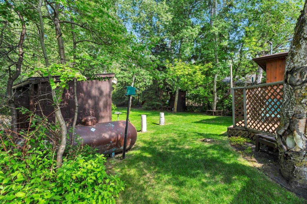 133 Birchcliff Road, Birchcliff, AB - Outdoor