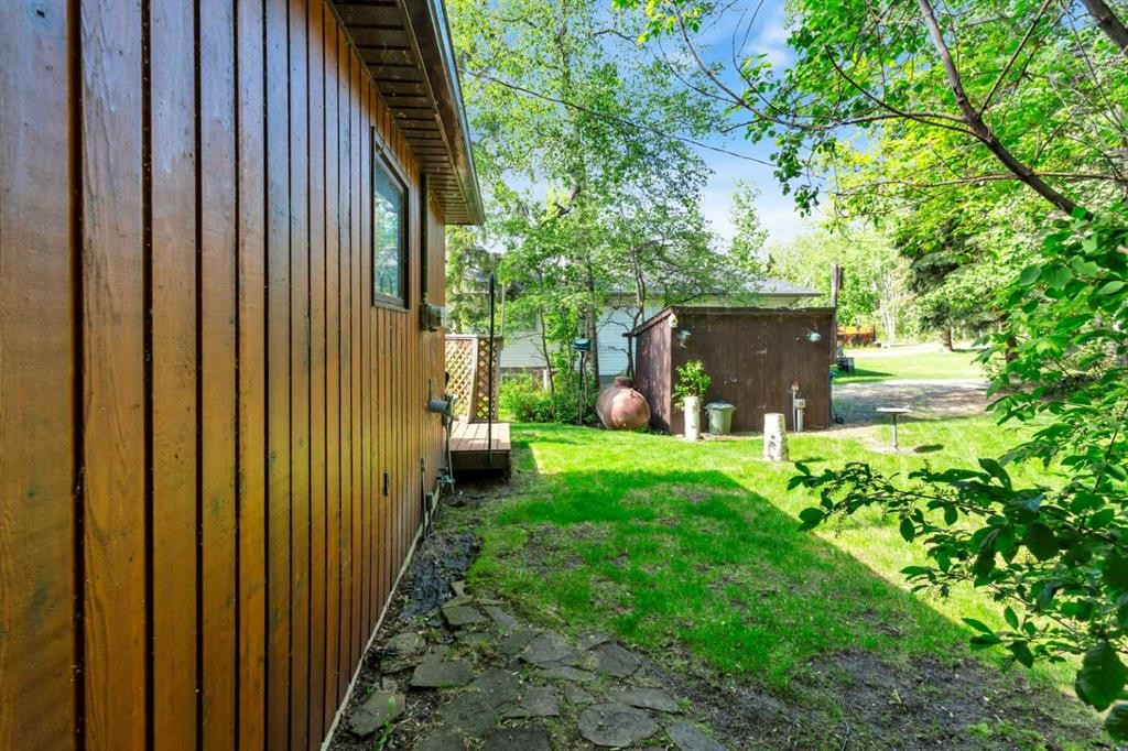 133 Birchcliff Road, Birchcliff, AB - Outdoor