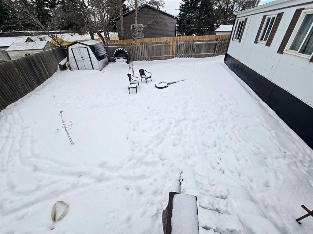 6038 Spruce Crescent, Stettler, AB - Outdoor