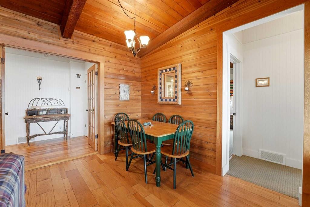 361 Birchcliff Road, Birchcliff, AB - Indoor Photo Showing Dining Room
