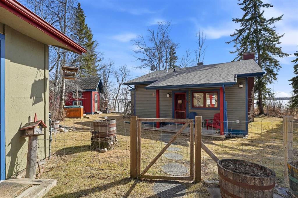 361 Birchcliff Road, Birchcliff, AB - Outdoor