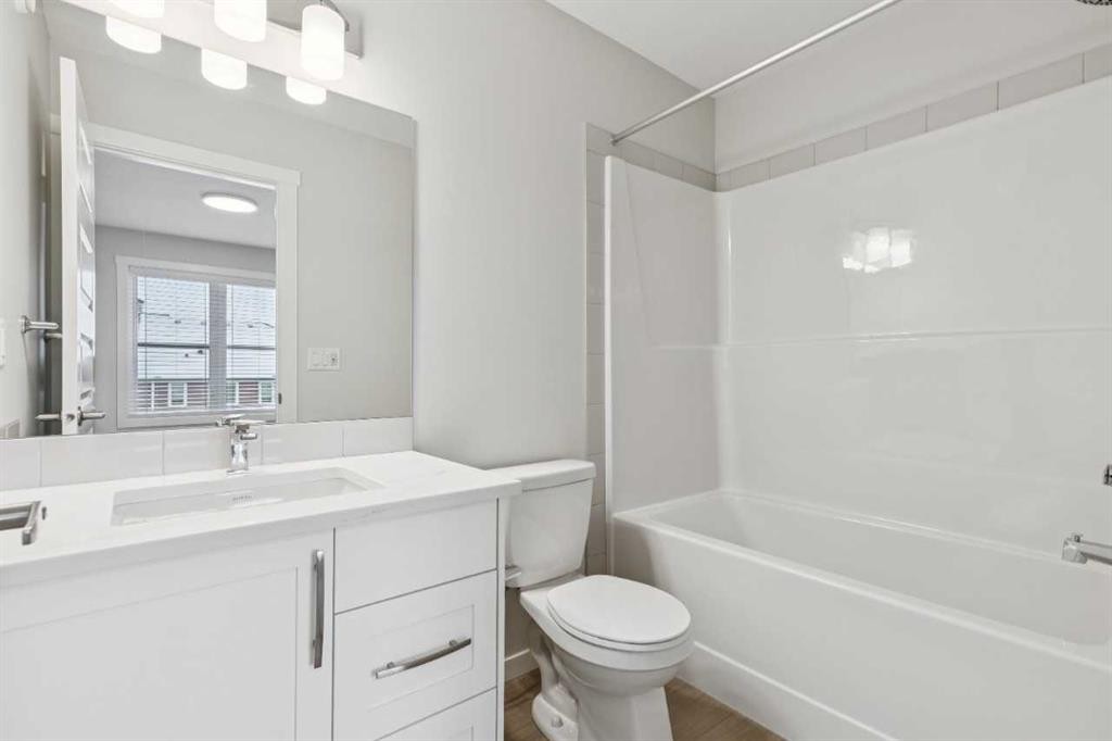 505-135 Mahogany Parade Se, Calgary, AB - Indoor Photo Showing Bathroom