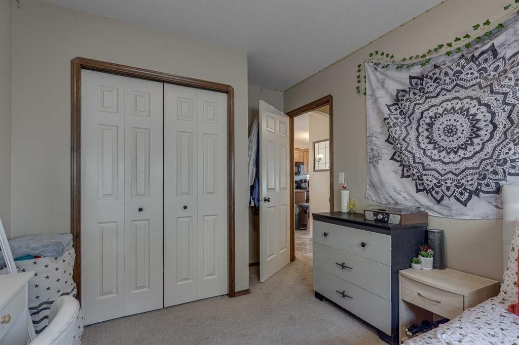 43 Inkster Close, Red Deer, AB - Indoor Photo Showing Bedroom