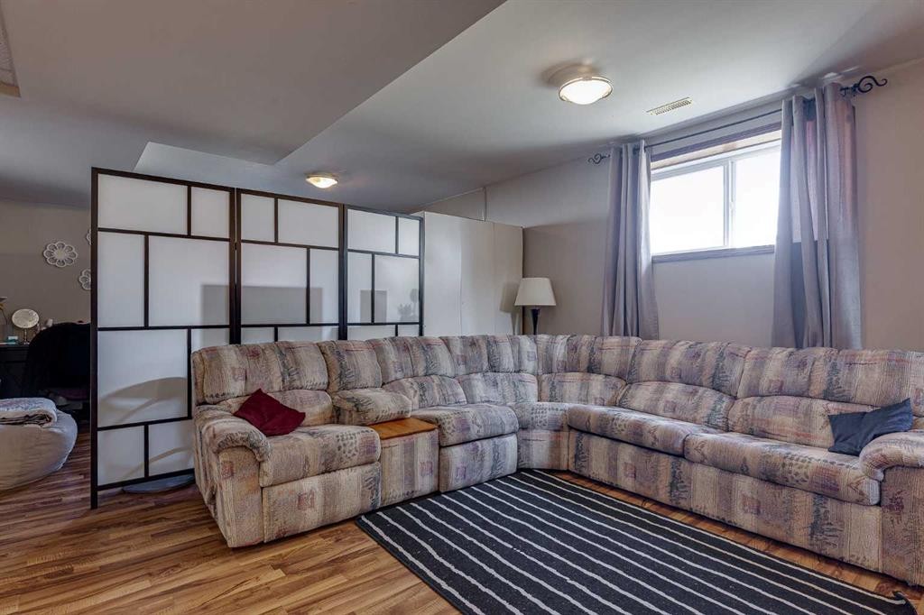 43 Inkster Close, Red Deer, AB - Indoor Photo Showing Living Room