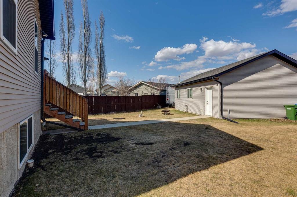 43 Inkster Close, Red Deer, AB - Outdoor