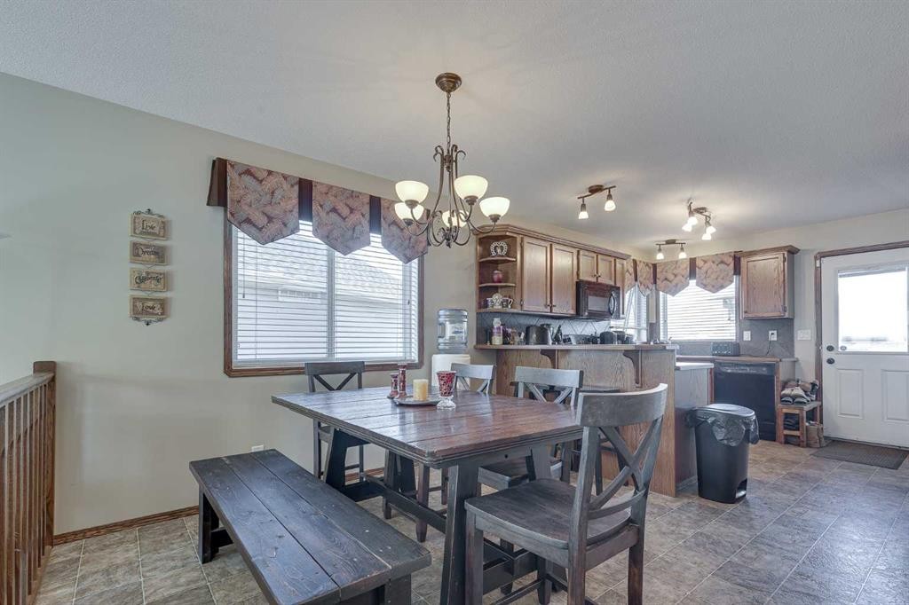 43 Inkster Close, Red Deer, AB - Indoor Photo Showing Dining Room