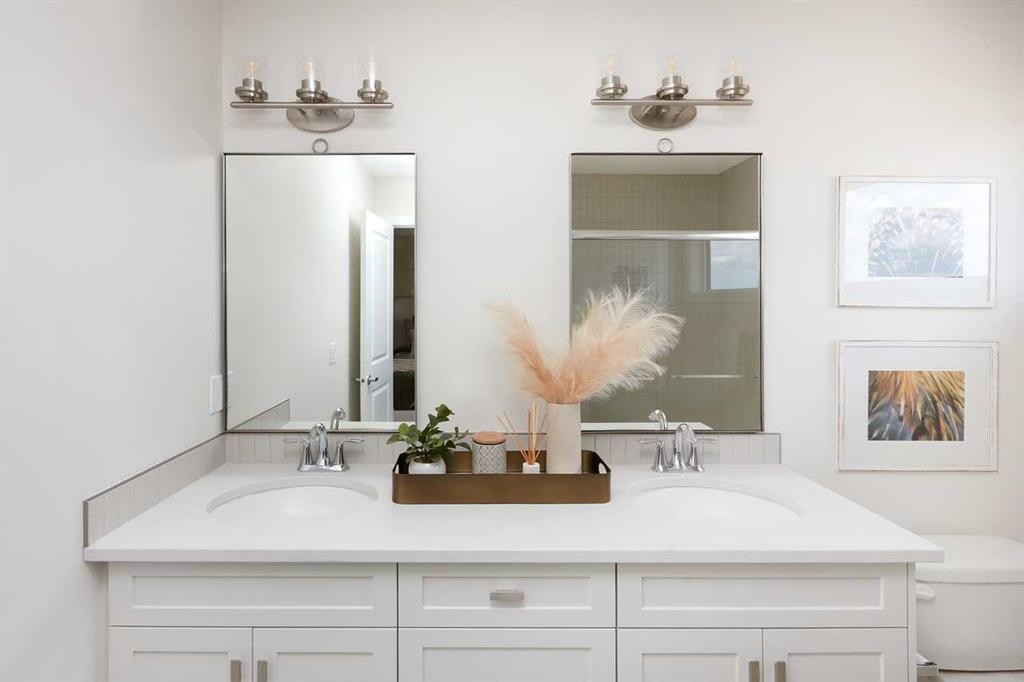 80 Emberside Grove, Cochrane, AB - Indoor Photo Showing Bathroom