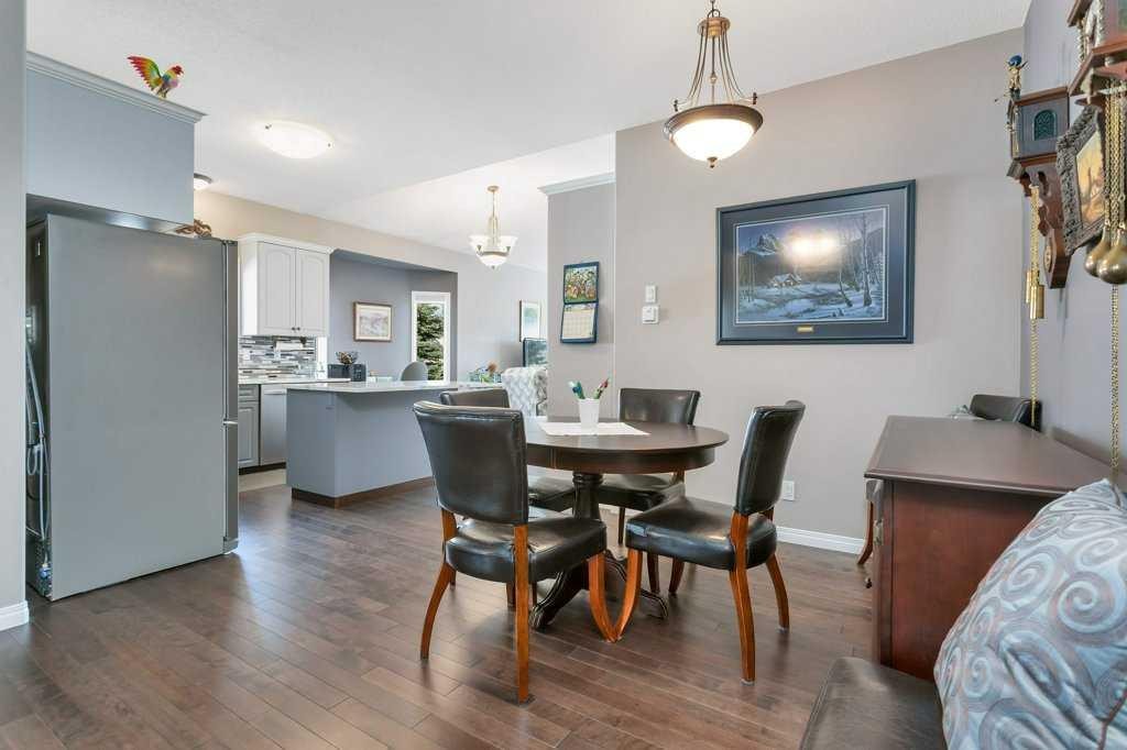 10-32 Dowler Street, Red Deer, AB - Indoor Photo Showing Dining Room