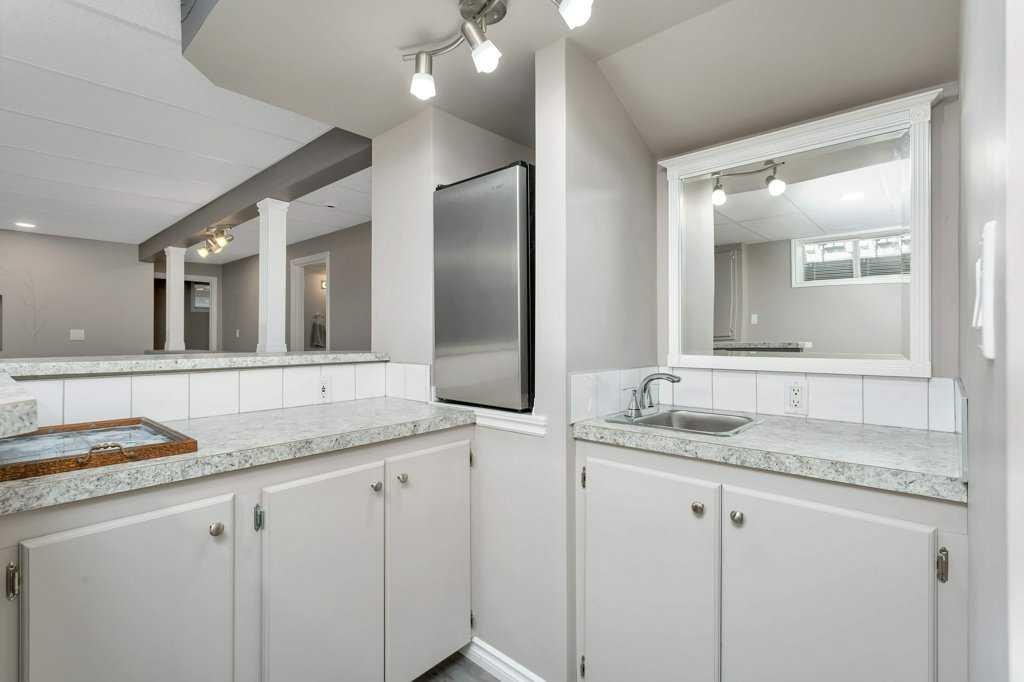 10-32 Dowler Street, Red Deer, AB - Indoor