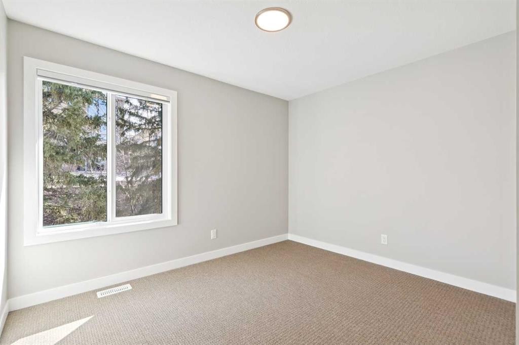 413 Shawnee Terrace Sw, Calgary, AB - Indoor Photo Showing Other Room