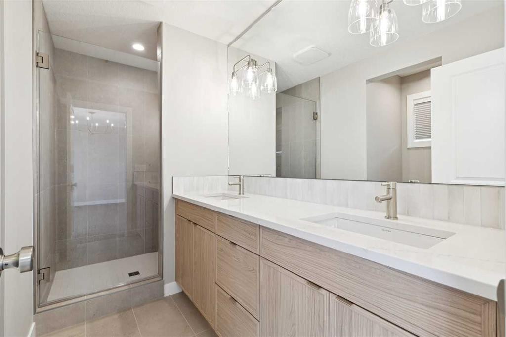 413 Shawnee Terrace Sw, Calgary, AB - Indoor Photo Showing Bathroom