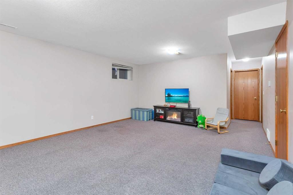 34 Lund Close, Red Deer, AB - Indoor