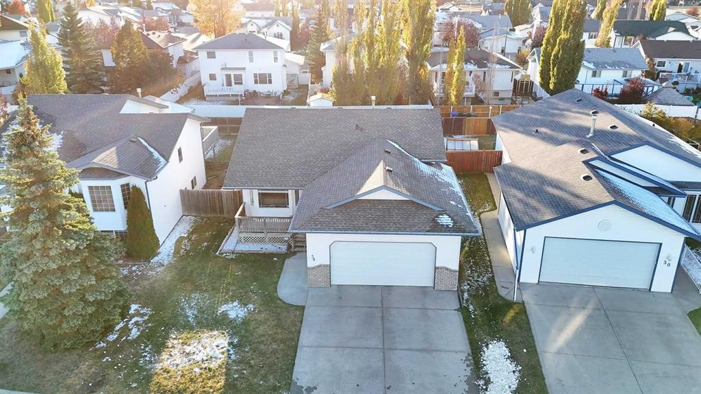 34 Lund Close, Red Deer, AB - Outdoor