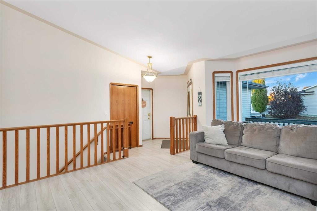 34 Lund Close, Red Deer, AB - Indoor Photo Showing Other Room
