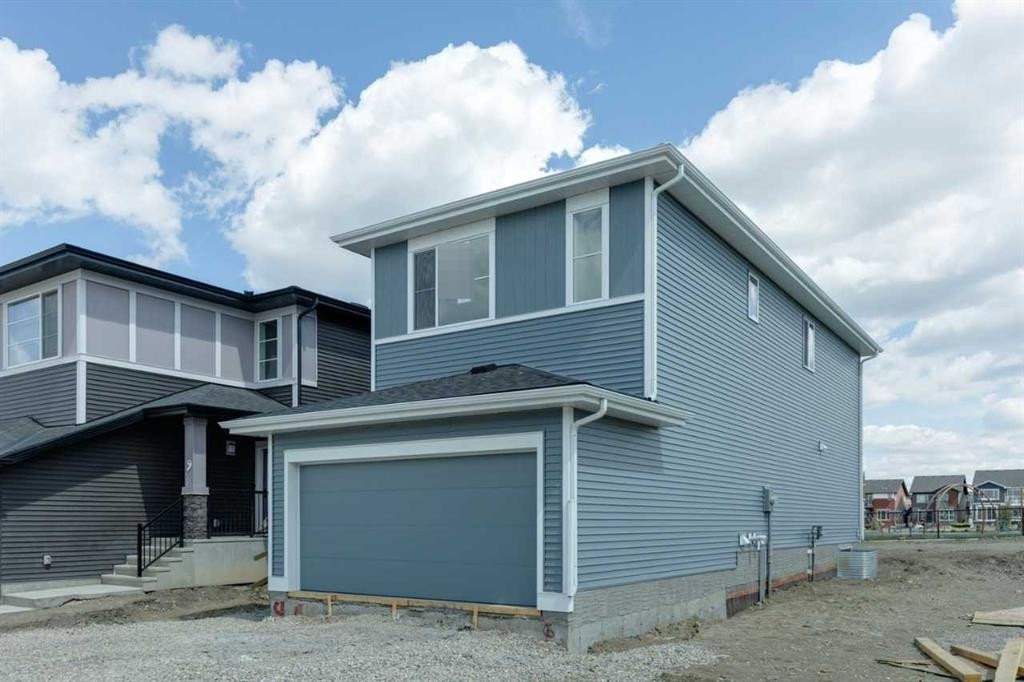 17 Southborough Common, Cochrane, AB - Outdoor