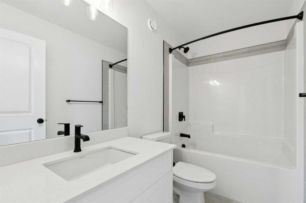 17 Southborough Common, Cochrane, AB - Indoor Photo Showing Bathroom