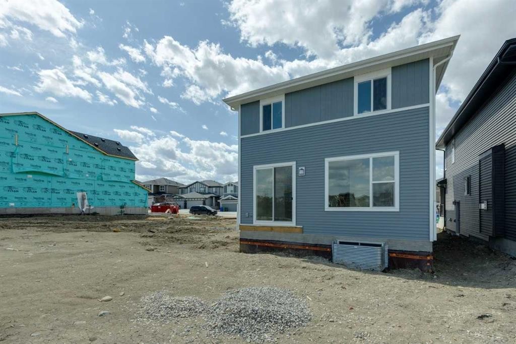 17 Southborough Common, Cochrane, AB - Outdoor