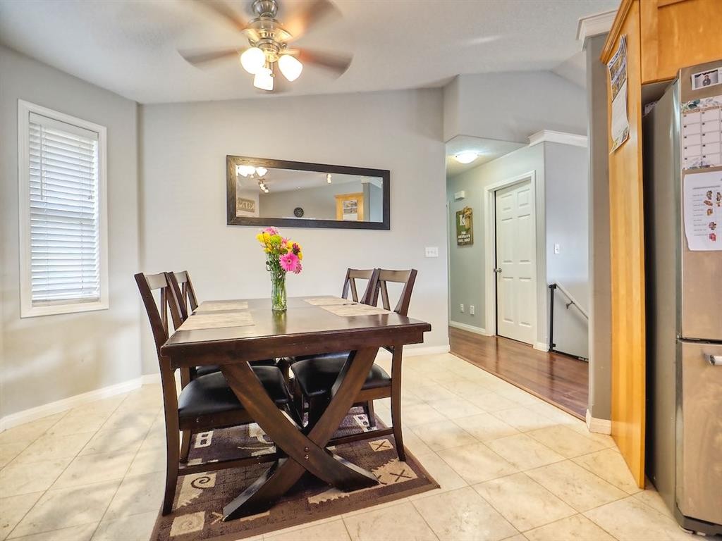210 Bradford Crescent South, Three Hills, AB - Indoor Photo Showing Dining Room