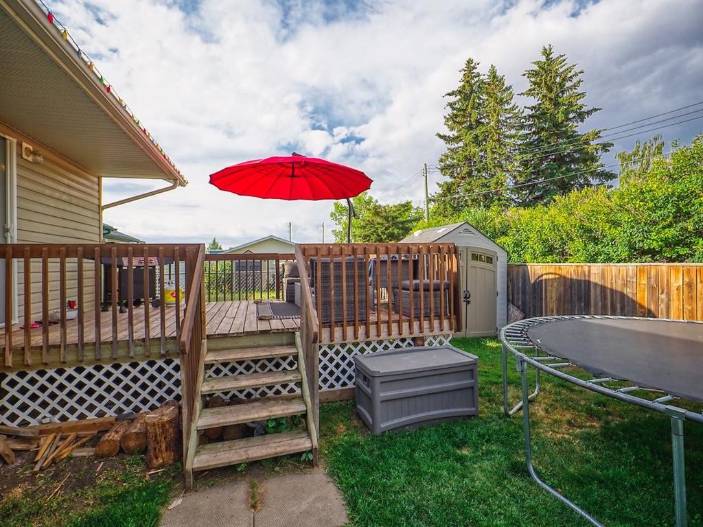 210 Bradford Crescent South, Three Hills, AB - Outdoor With Deck Patio Veranda With Exterior