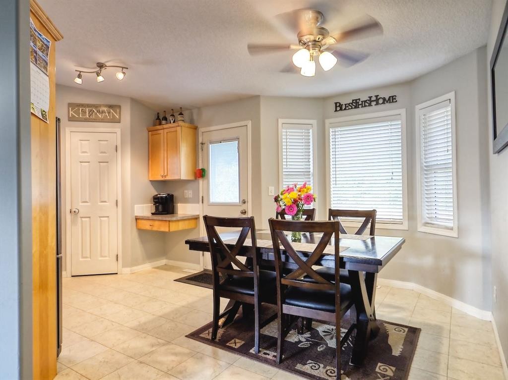 210 Bradford Crescent South, Three Hills, AB - Indoor Photo Showing Dining Room