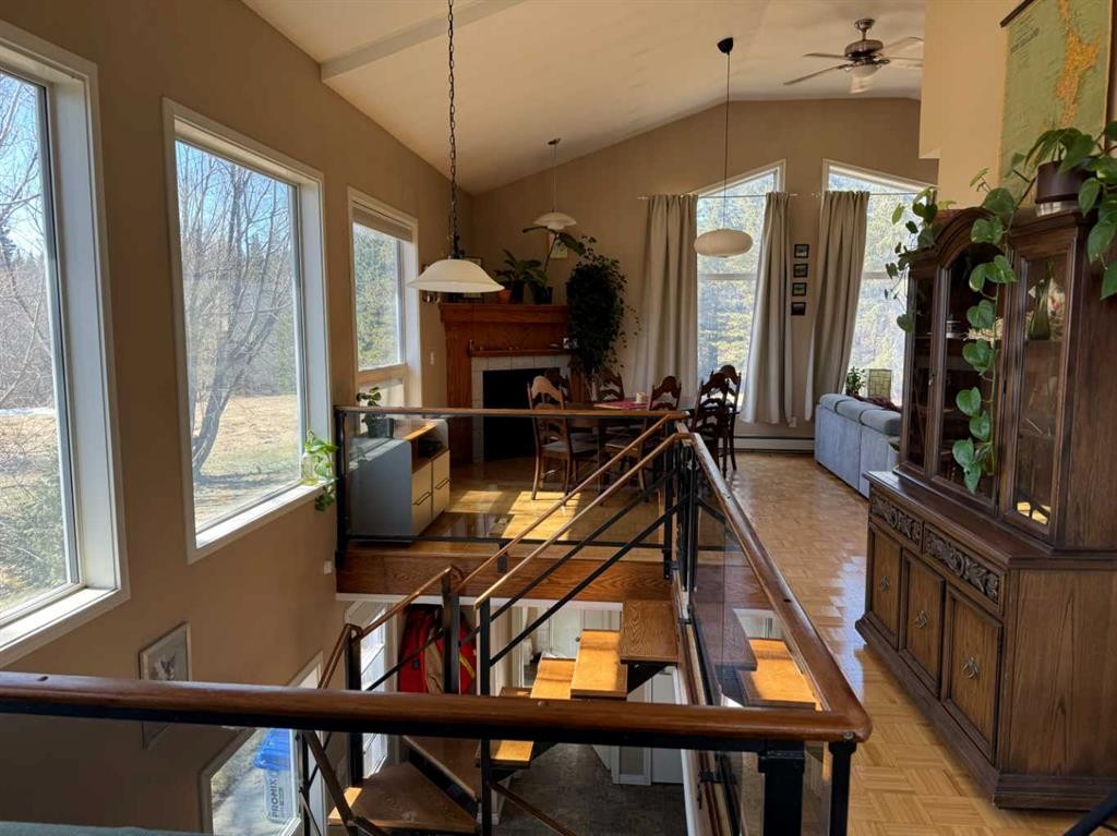 462075 Range Road 33, Winfield, AB - Indoor