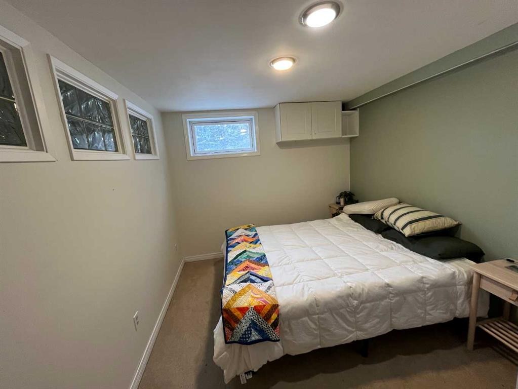 462075 Range Road 33, Winfield, AB - Indoor Photo Showing Bedroom