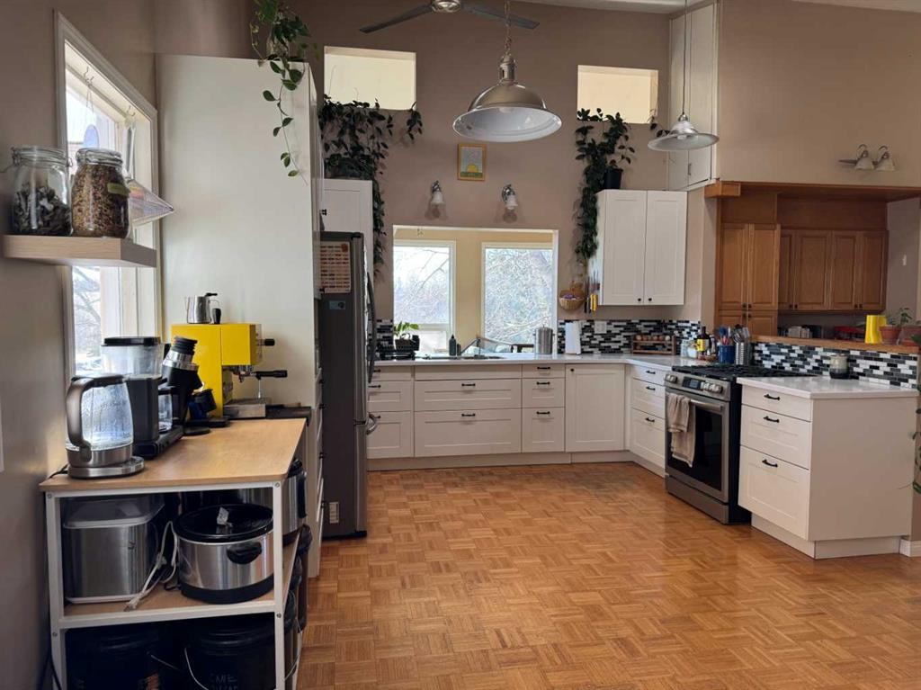 462075 Range Road 33, Winfield, AB - Indoor Photo Showing Kitchen