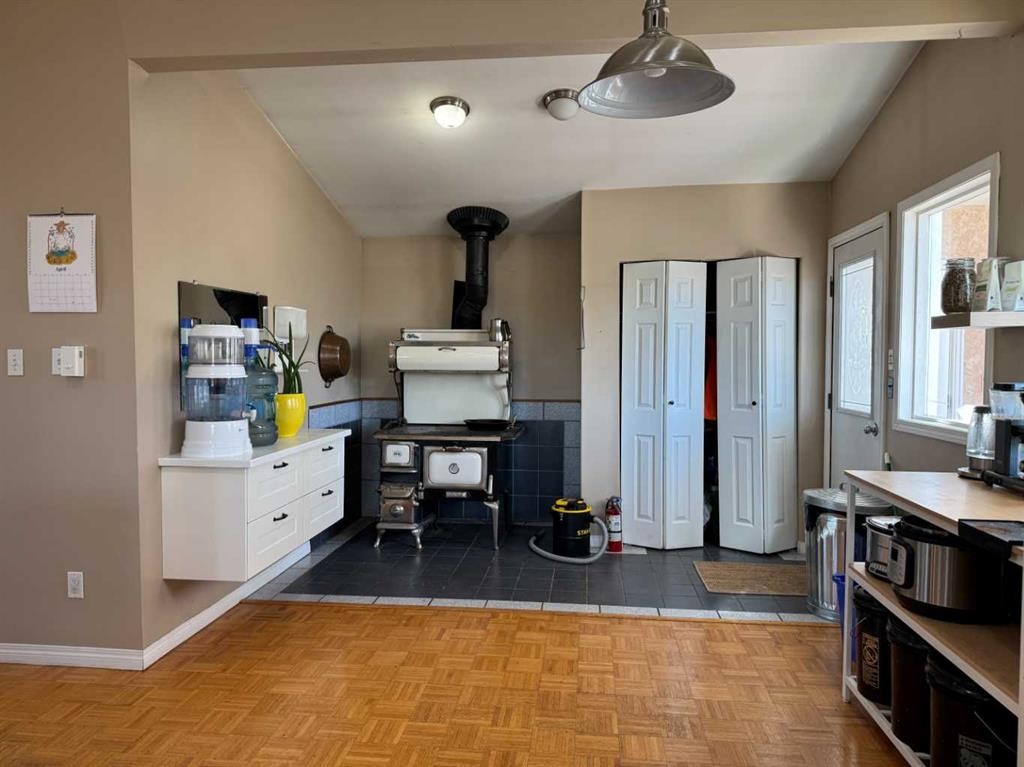 462075 Range Road 33, Winfield, AB - Indoor