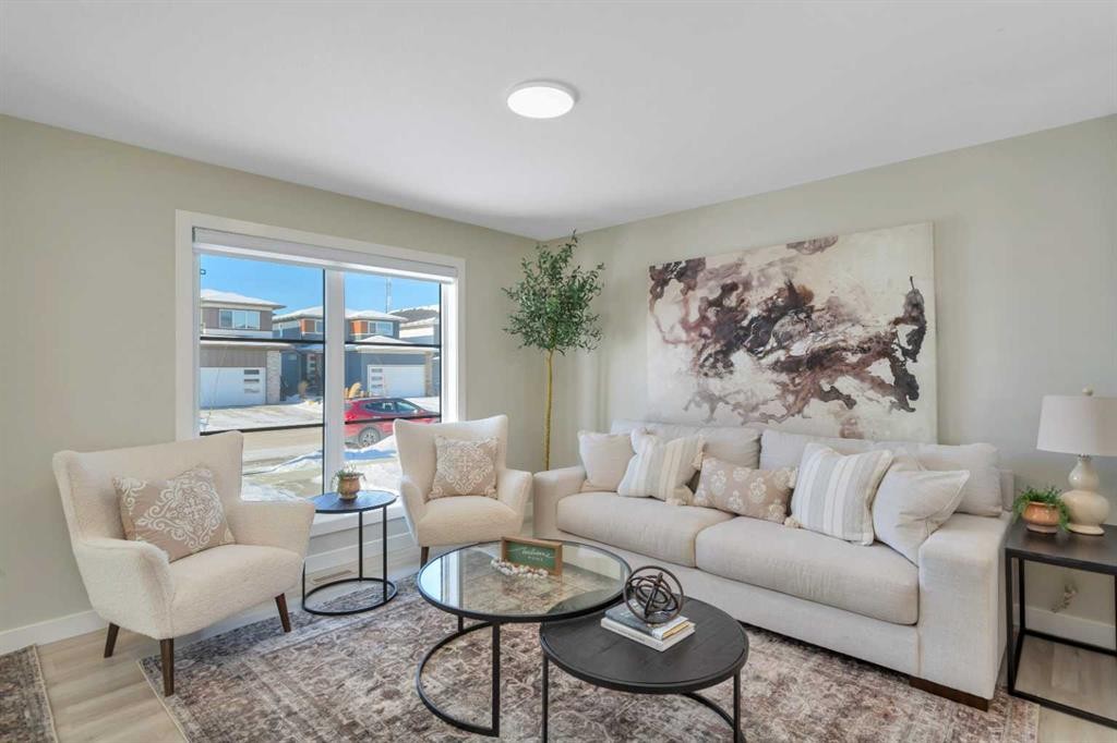 206 Cambridge Way, Sylvan Lake, AB - Indoor Photo Showing Living Room